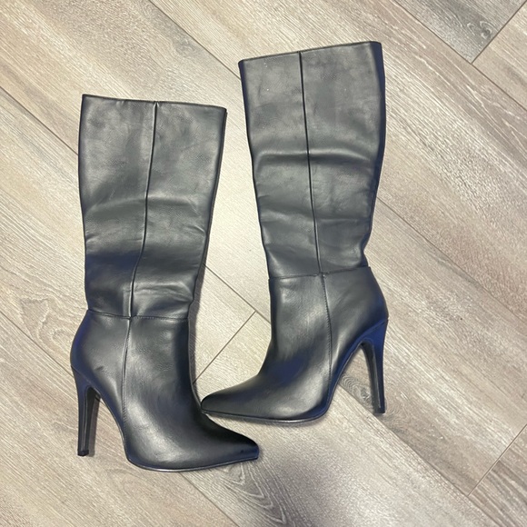 Black heeled boots - Picture 2 of 2